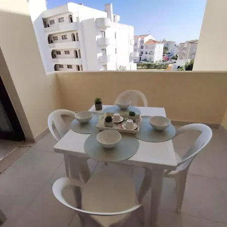 Charming & Modern Poente With Double Pool Апартаменти